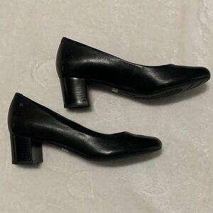 Rockport Leather Women's Classic Black Heels 7.5M